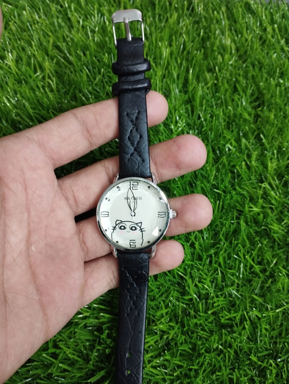 Kayuer Ladies belt Comfortable Wearing Stylish and Casual Quartz Watch Adjustable Buckle to Match Various Occasion Clothes (random color)