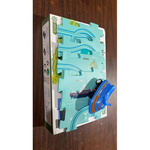 Puzzle Track Car Play Set / DIY Building Block Train Rail Car Toy Puzzle Race Track (random design )