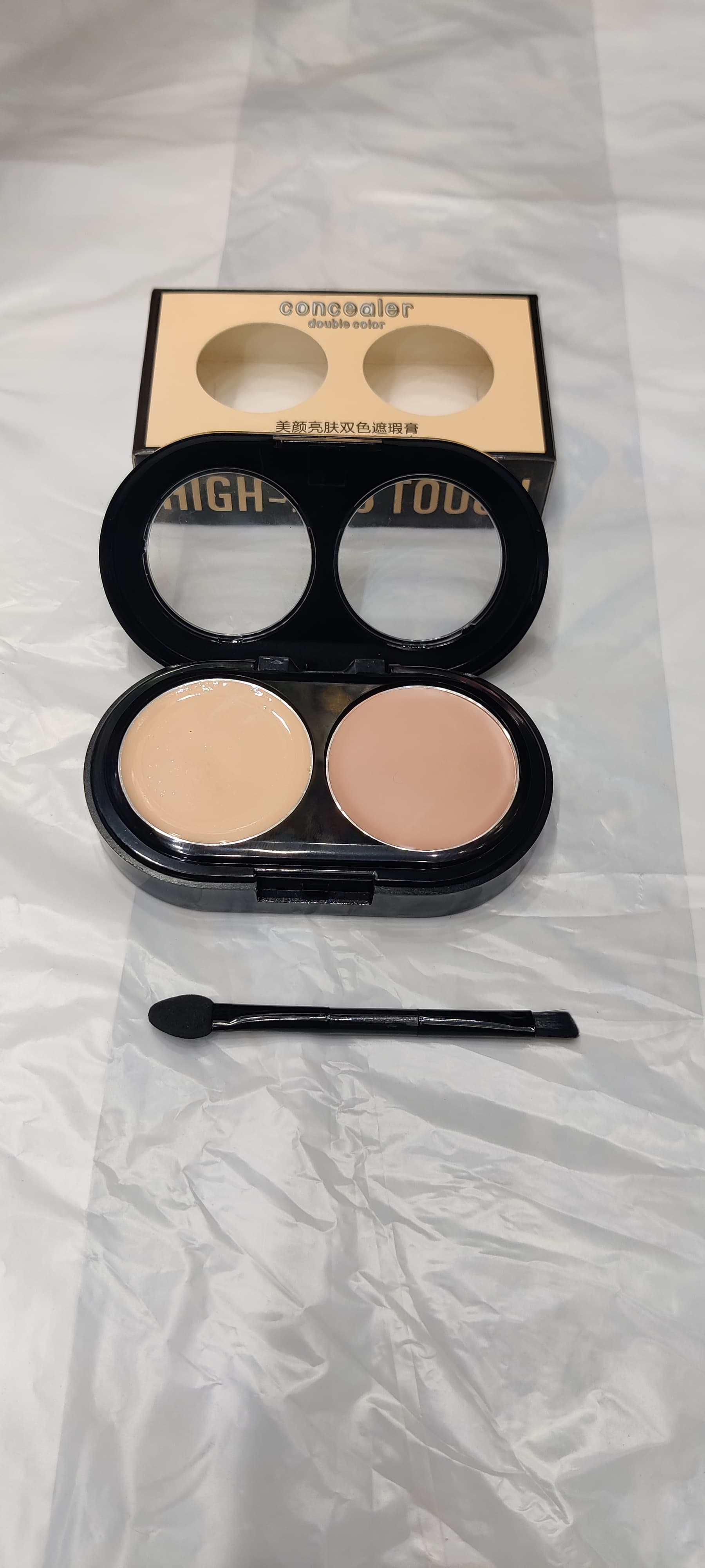 Creamy 2 in 1 Concealer Kit Warm Beige Creamy Concealer + Pale Yellow Sheer Finish Pressed Powder