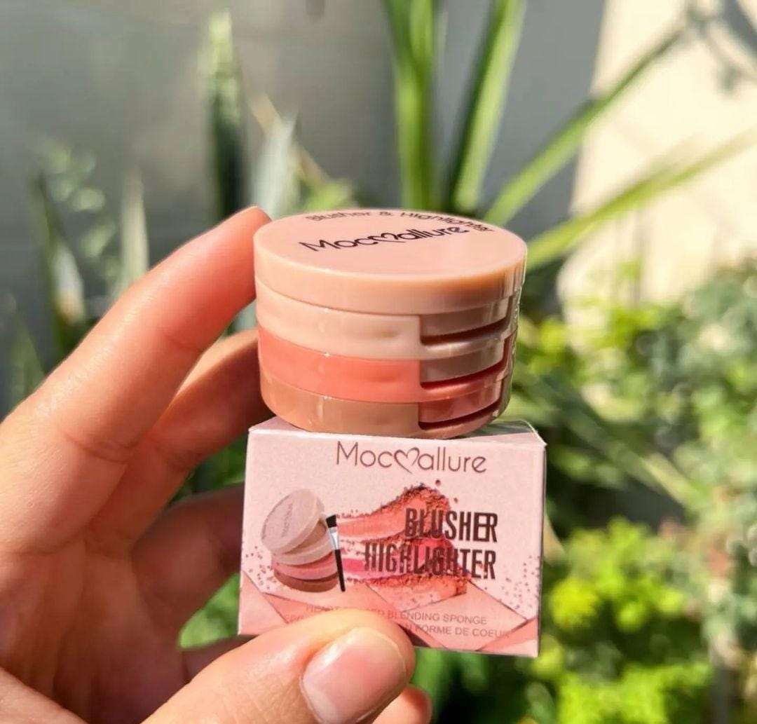 Mocallure 3 in 1 blusher highlighter kit Package Includes: 1 x Blusher Highlighter Kit Product Feature: Glowy, 2 in 1 (Random color)