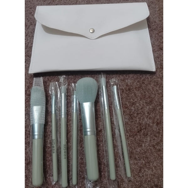7 Pcs makeup Brush Set Complete Lip Brush Eye Shadow Loose Powder Brush Beauty Tools With Pouch (Green)