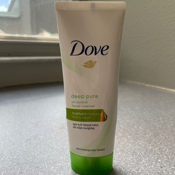 Dove Deep Pure Oil Control Facial Cleanser for radiant, hydrated skin (100ML) - GlowLaa.com