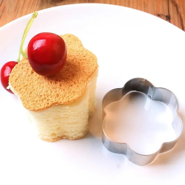 12-Piece Stainless Steel Cookie Cutter Set – DIY Baking Molds in Star, Heart &amp; Various Shapes – Multi-Purpose Kitchen Tools for Cookies, Cakes, Fried Eggs &amp; More