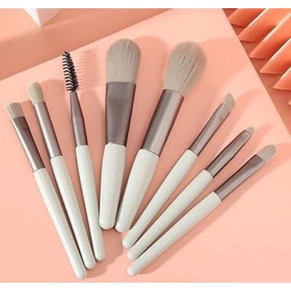 8 Pieces Cute Mini Brushes Pack  (random color)
