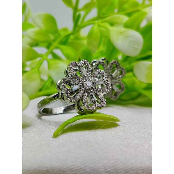 1 Piece Imported Dazzling Dual-Tone Floral Moveable Rings ?? | Luxurious Design Ring | Adjustable Ring | Ring For Girls &amp; Women ? - Golden - GlowLaa.com