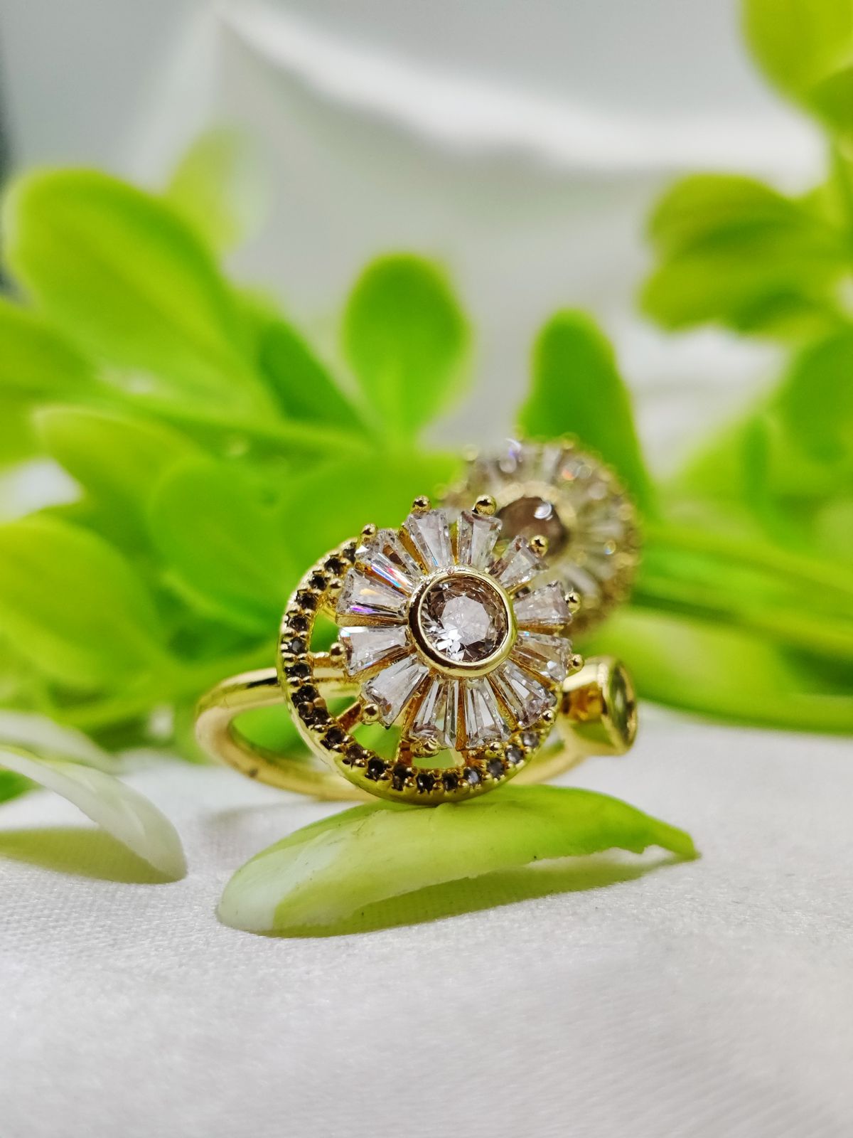 1 Piece Elegant Moveable Radiance Sunflower Ring – Timeless Sparkle ?? | Luxurious Design Ring | Adjustable Ring | Ring For Girls &amp; Women ? 