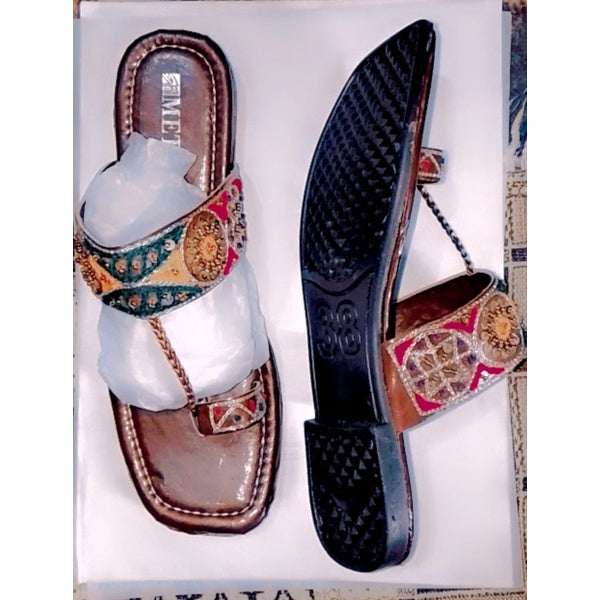 Kolhapuri Slipper Design No. 25-76 – Classic Beige Traditional Footwear (With Box ) - 7 - GlowLaa.com