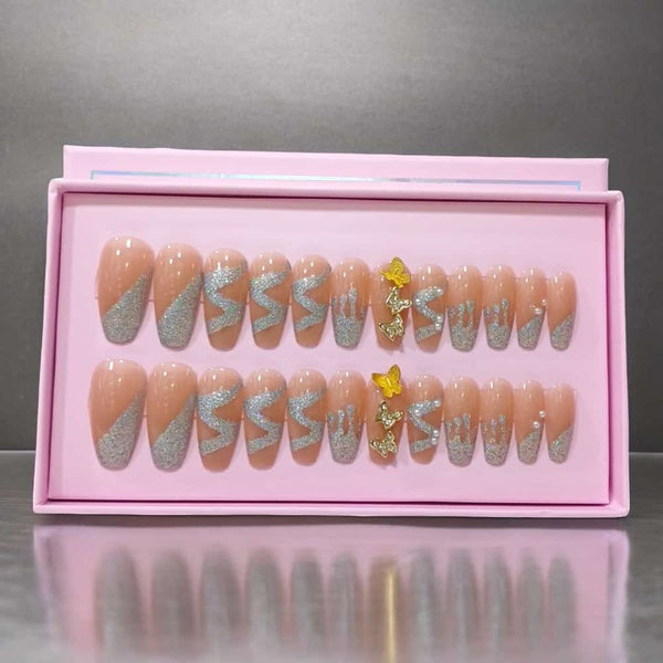 24Pcs O.TWO.O  Nails with accessories