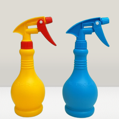 Water Spray Bottle Large for watering plants and ironing cloths Refillable Plastic Spray Bottle, (random color)