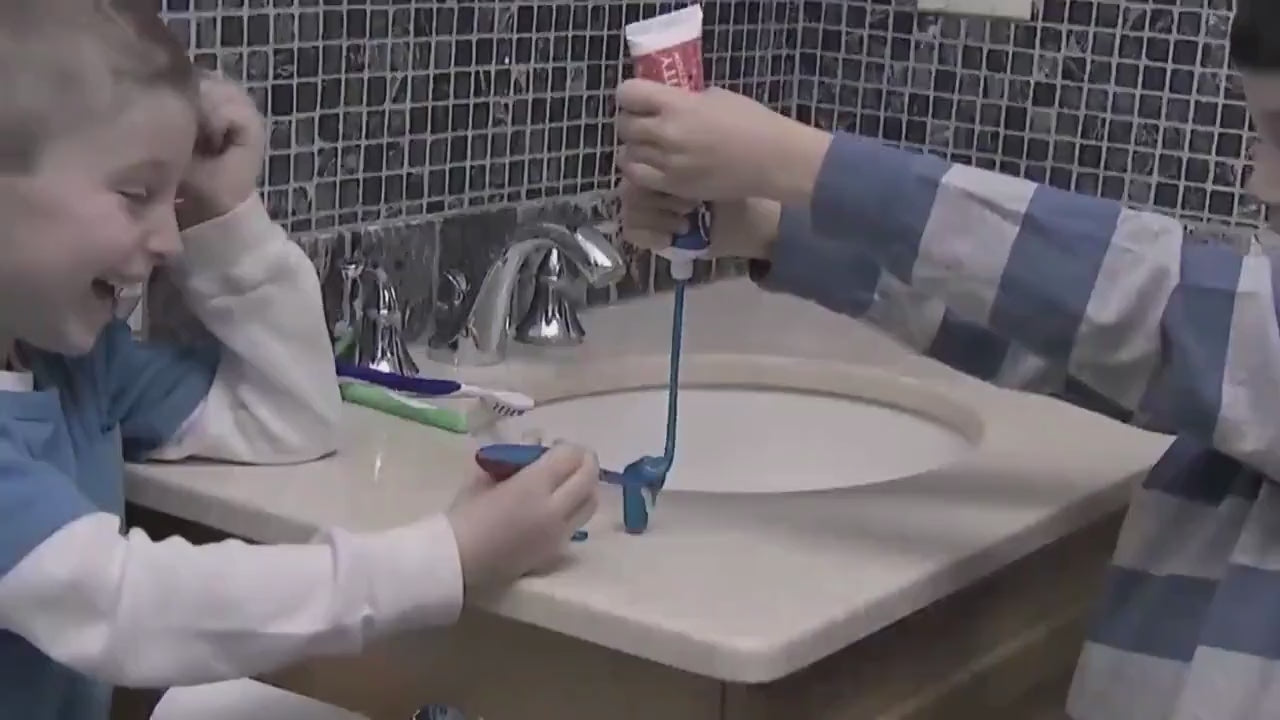 Toothpaste Dispenser Automatic Toothpaste Squeezer and Holder Set